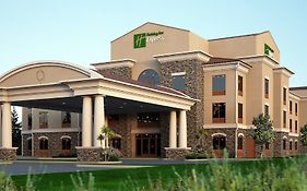 Holiday Inn Express & Suites - Redding, An Ihg Hotel Exterior photo