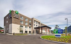 Holiday Inn Express&Suites Terrace Exterior photo