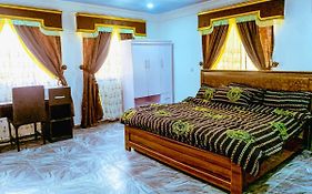 Lugbe Guest House By Select On Airport Rd, 3Rooms, 3 King-Sized Beds Abuja Exterior photo
