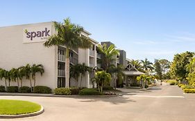 Spark By Hilton Sarasota Siesta Key Gateway Exterior photo