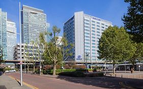 Hotel Hilton London Canary Wharf Exterior photo