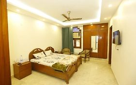 Hotel Sky Inn - Safdarjung Enclave Nueva Delhi Exterior photo