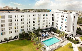 Hotel Aloft Miami Doral Exterior photo