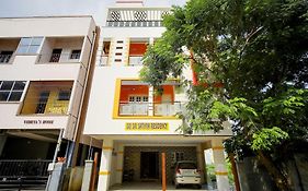 Hotel Oyo Flagship Sri Sai Sathya Residency Madrás Exterior photo