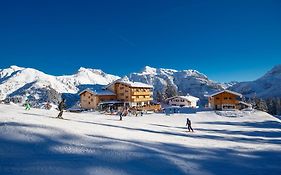 Hotel Burgwald - Ski In & Ski Out Lech am Arlberg Exterior photo