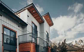 Basecamp Suites Canmore Exterior photo