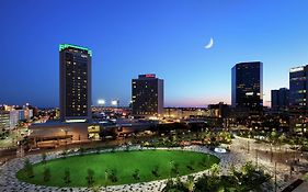 Hilton St. Louis At The Ballpark Exterior photo