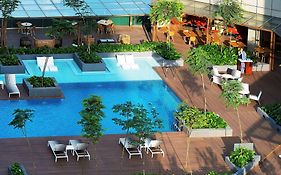 Hotel Doubletree By Hilton Johor Bahru Exterior photo