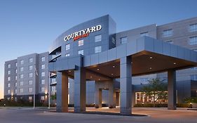 Hotel Courtyard By Marriott Calgary Airport Exterior photo