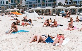 Wom Beach Pod Hotel - A Member Of Brown Hotels Tel Aviv Exterior photo