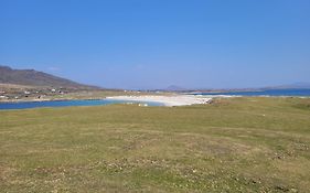 Roundstone Retreats Islandview Bed and Breakfast Exterior photo