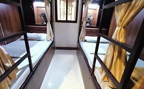 Almas Dormitory Andheri West - Near Railway Station Bombay Exterior photo