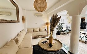 Riad Sarah Sabrina Bed and Breakfast Marrakesh Exterior photo