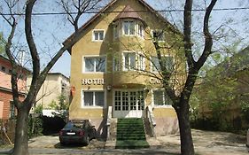 Carmen Pension Bed and Breakfast Budapest Exterior photo