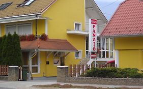 Szieszta Panzió Bed and Breakfast Sárvár Exterior photo