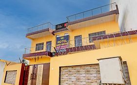 Super Oyo Flagship Ganga Heritage Hotel Varanasi Exterior photo