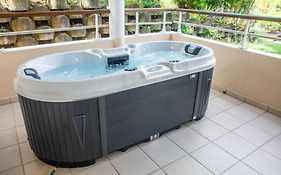 Apartamento T2 Climatise Avec Jacuzzi A 5 Minutes Des Plages Les Trois-Ilets Exterior photo