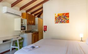 Talk Of The Town Inn & Suites - St Eustatius Oranjestad  Exterior photo