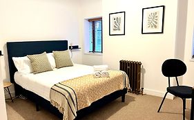 Thompson Apartments By Switchback Stays Cardiff Room photo