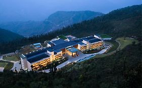 Jw Marriott Mussoorie Walnut Grove Resort & Spa Exterior photo