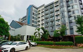 Thepnakorn Hotel Buriram Exterior photo