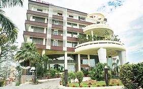 Hotel The Solitaire Dehradun Exterior photo