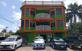 Chaleanor Hotel Dangriga Exterior photo