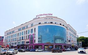 B&S Boutique Hotel Batu Pahat Exterior photo