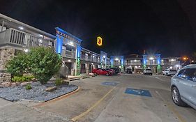 Super 8 By Wyndham Mcallen-Downtown-Airport-La Plaza Mall Motel Exterior photo