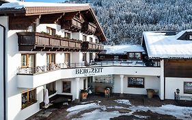 Hotel Bergzeit By Seven Flachau Exterior photo