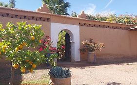 Auberge Bassou Bed and Breakfast Nkob Exterior photo