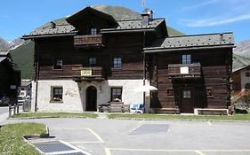 Garni Baita Cecilia Bed and Breakfast Livigno Exterior photo