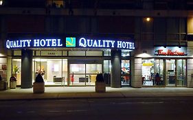 Quality Hotel Downtown Montreal Exterior photo