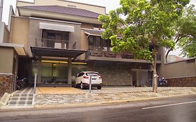 Kana Citra Pensión Surabaya Exterior photo
