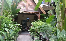 Eco House Apartamento Bangkok Exterior photo