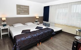Boutique Hotel Herbergh Amsterdam Airport Free Parking Badhoevedorp Exterior photo