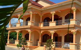 Hotel Kampot Manor Exterior photo