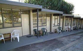 The Swiss Motel Cooma Exterior photo