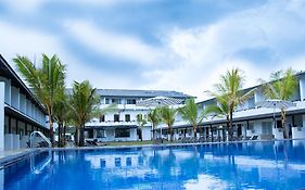 Coco Royal Beach Resort Waskaduwa Exterior photo