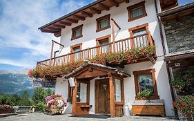 Hotel Relais Du Berger Aosta Exterior photo