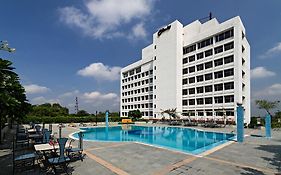 Clarks Avadh Hotel Lucknow Exterior photo