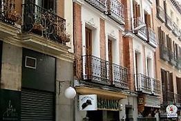 Hostal Oporto Madrid Exterior photo