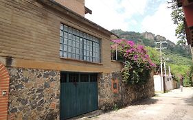 Ollin Calli Hostal-Temazcal Hostal Tepoztlán Exterior photo