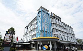 Solaris Hotel Malang Exterior photo