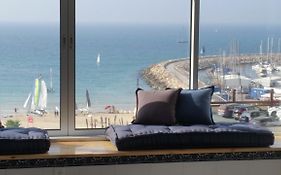 Tlv Suites On The Beach Tel Aviv Exterior photo