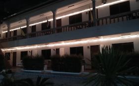 Patong Peace Hostel Exterior photo