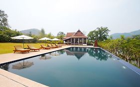 Nam Ou Riverside Hotel & Resort Ban Vanglè Exterior photo