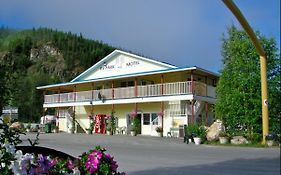 Bonanza Gold Motel Dawson City Exterior photo