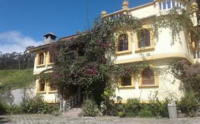 Hostal Curiñan Otavalo Exterior photo