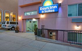 Days Inn & Suites By Wyndham Ozone Park/Jfk Airport Nueva York Exterior photo